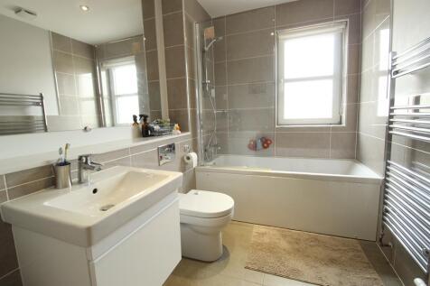 Edit_Family bathroom