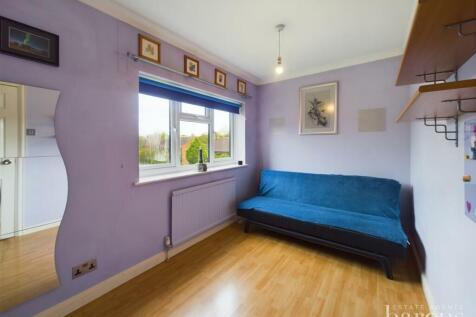CAM01093G0-PR0323-STILL013.jpg