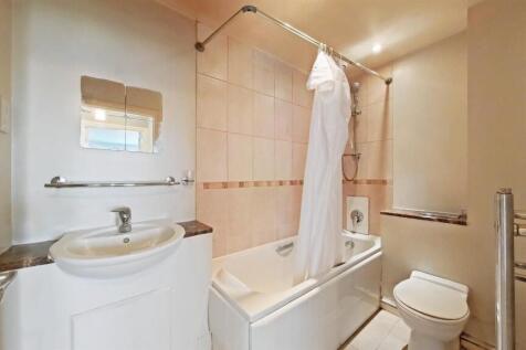 Bathroom (24)_pe.jpg