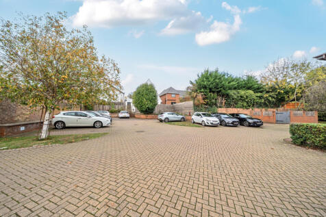 1372245-1-68fa010...