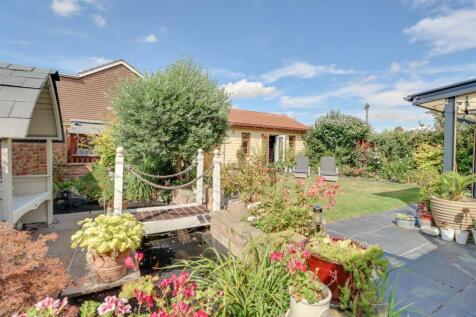 71 ATHELSTAN GARDENS-34.jpg