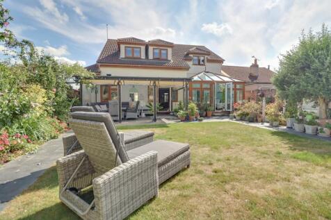 71 ATHELSTAN GARDENS-30.jpg