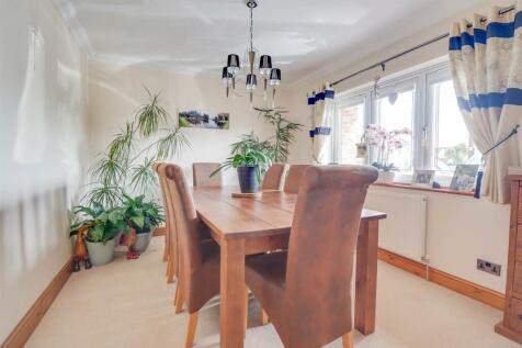 71 ATHELSTAN GARDENS.jpg
