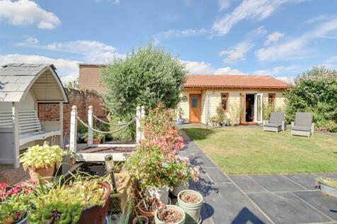 71 ATHELSTAN GARDENS-27.jpg