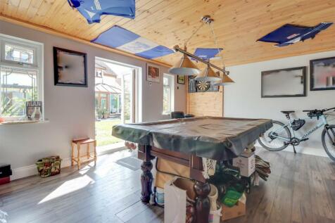 71 ATHELSTAN GARDENS-31b..jpg