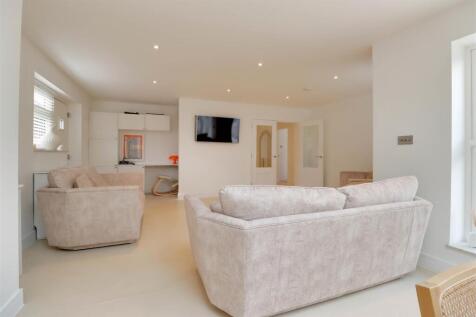 SUGDEN AVENUE NEW-26.jpg