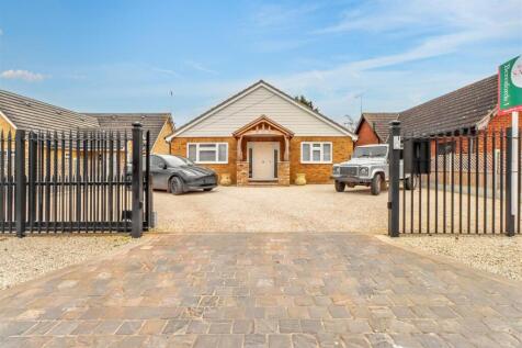 STONELEIGH OUTSIDE-3.jpg