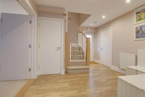 6 GORSE WOOD VIEW INSIDE-14.jpg