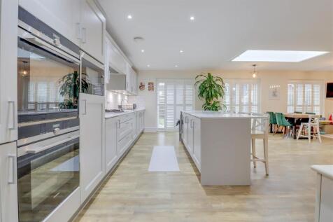 6 GORSE WOOD VIEW INSIDE-22.jpg