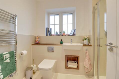 6 GORSE WOOD VIEW INSIDE-7.jpg
