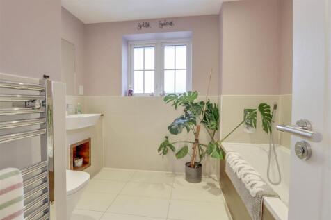 6 GORSE WOOD VIEW INSIDE-4.jpg