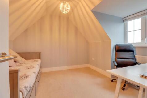 6 GORSE WOOD VIEW INSIDE-9.jpg