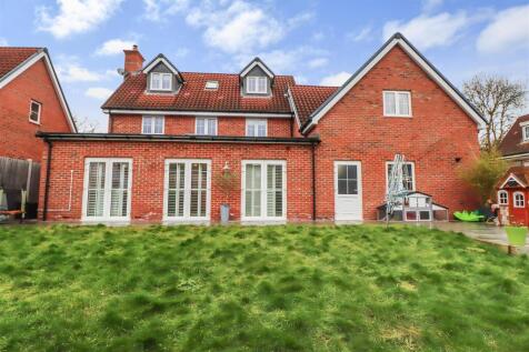 6 GORSE WOOD VIEW REARdp.jpg