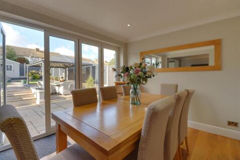 28 MARGARITE WAY-24.jpg