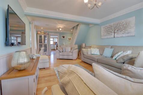 28 MARGARITE WAY-17.jpg