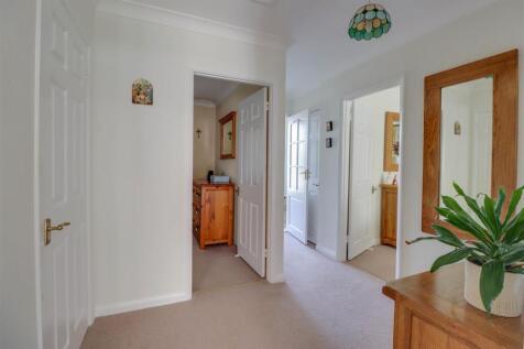 4 ALMA CLOSE-13.jpg