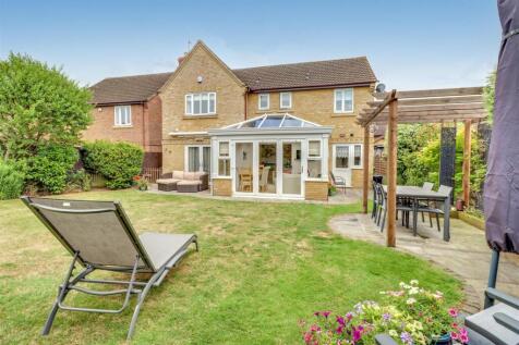 18 FRIERN WALK (25).jpg