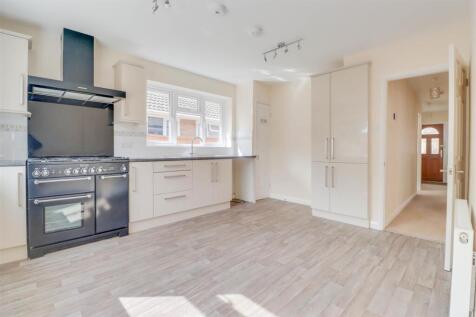 9 OAKHUEST DRIVE.jpg