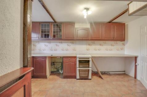 111 ALDERNEY GARDENS WICKFORD-10.jpg