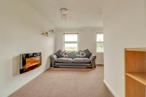 36 TALLOW GATE INSIDE-4.jpg