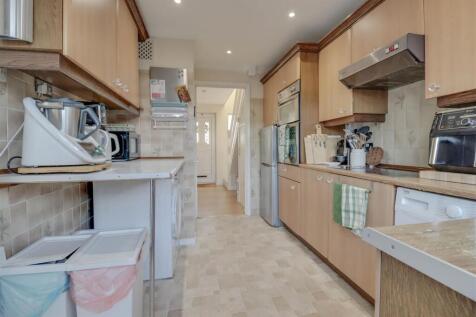 81 BEAUCHAMPS DRIVE INSIDE-2.jpg