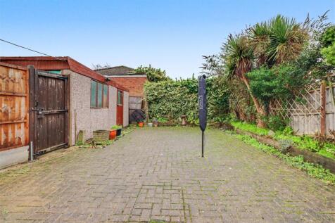 60 LUCERNE WALK REAR.jpg