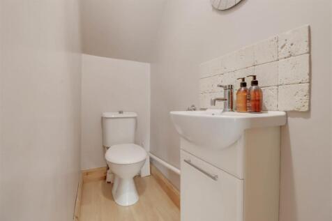 43 LINDON ROAD INSIDE-9.jpg
