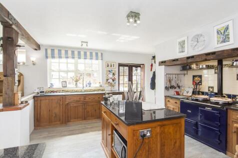 (Kitchen Area Photo)