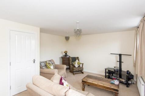 (Lounge / Fourth Bedroom Photo Two)