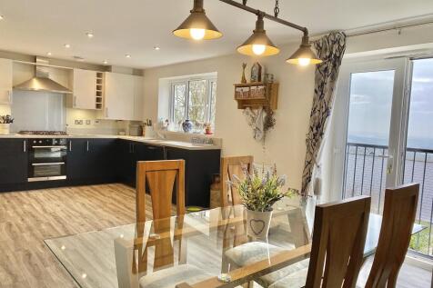 Dining area with Juliette balcony