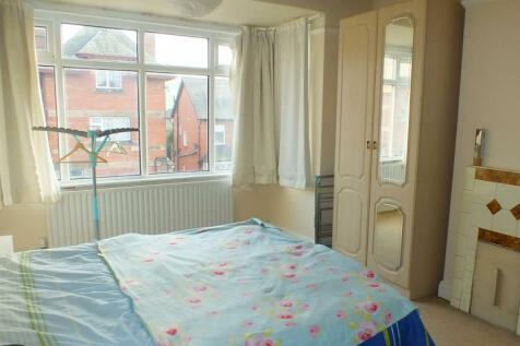 3 Bedroom Houses To Rent In Leeds West Yorkshire Rightmove