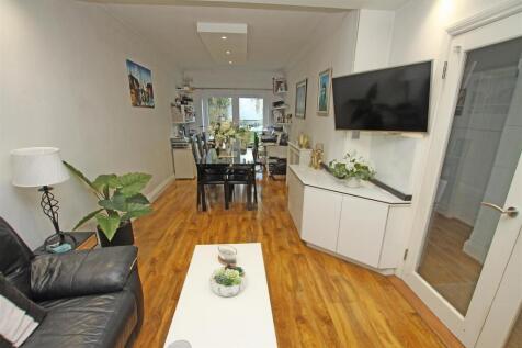 Living dining room.jpg