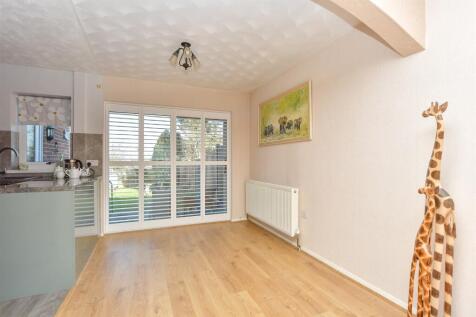 Kitchen/Dining Area