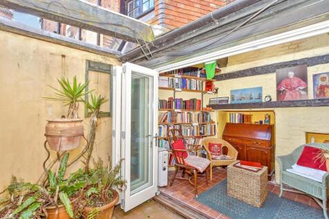 External Lifestyle Photograph