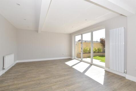 Lounge/Kitchen