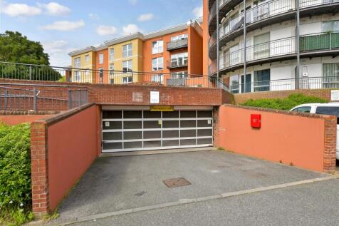 Driveway/Parking