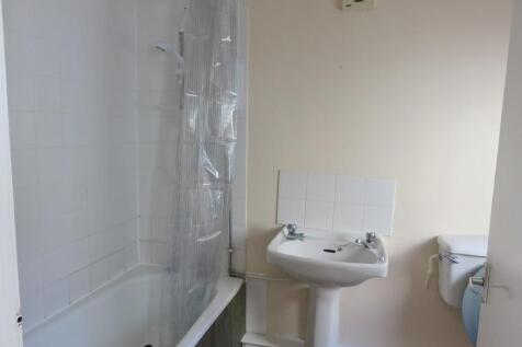 Flat 1 Bathroom