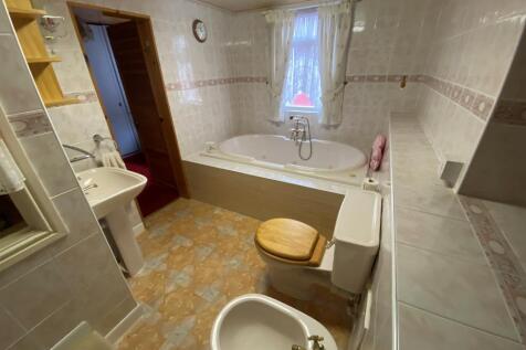 First Floor Bathroom Room Four