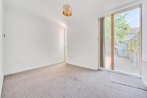 1307156-9-6843160...