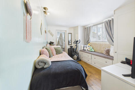 CAM05627G0-PR0004-STILL003