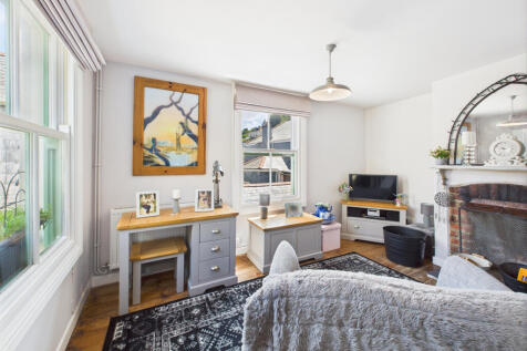 CAM05627G0-PR0008-STILL020