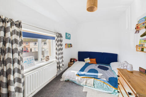 CAM05627G0-PR0018-STILL005