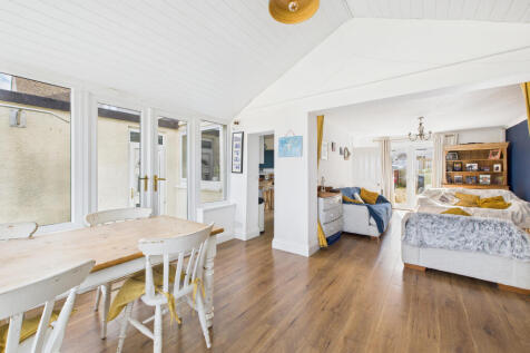 CAM05627G0-PR0018-STILL018