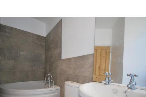 Bathroom 2.jpg