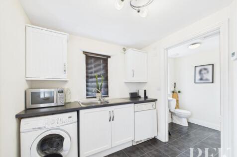 Utility room &amp; separate WC