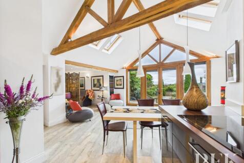 Living / Kitchen / Dining