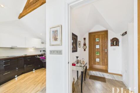 Entrance &amp; Kitchen