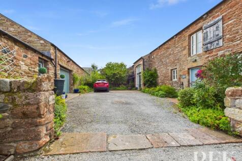 Front Exterior &amp; Driveway