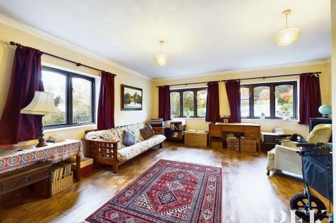 Sitting Room / Bedroom