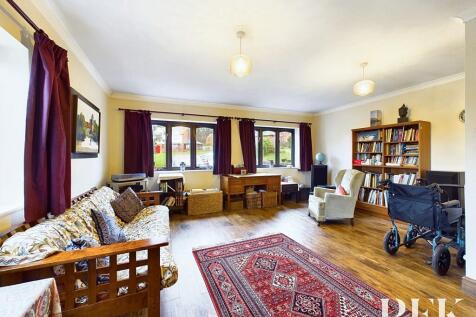 Sitting Room / Bedroom